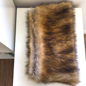 Round neck warmer, faux fur, in great condition